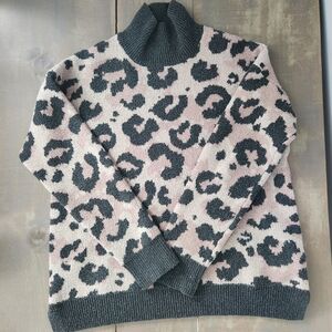 Cupcakes and Cashmere Mock Neck Leopard Sweater – Size Medium